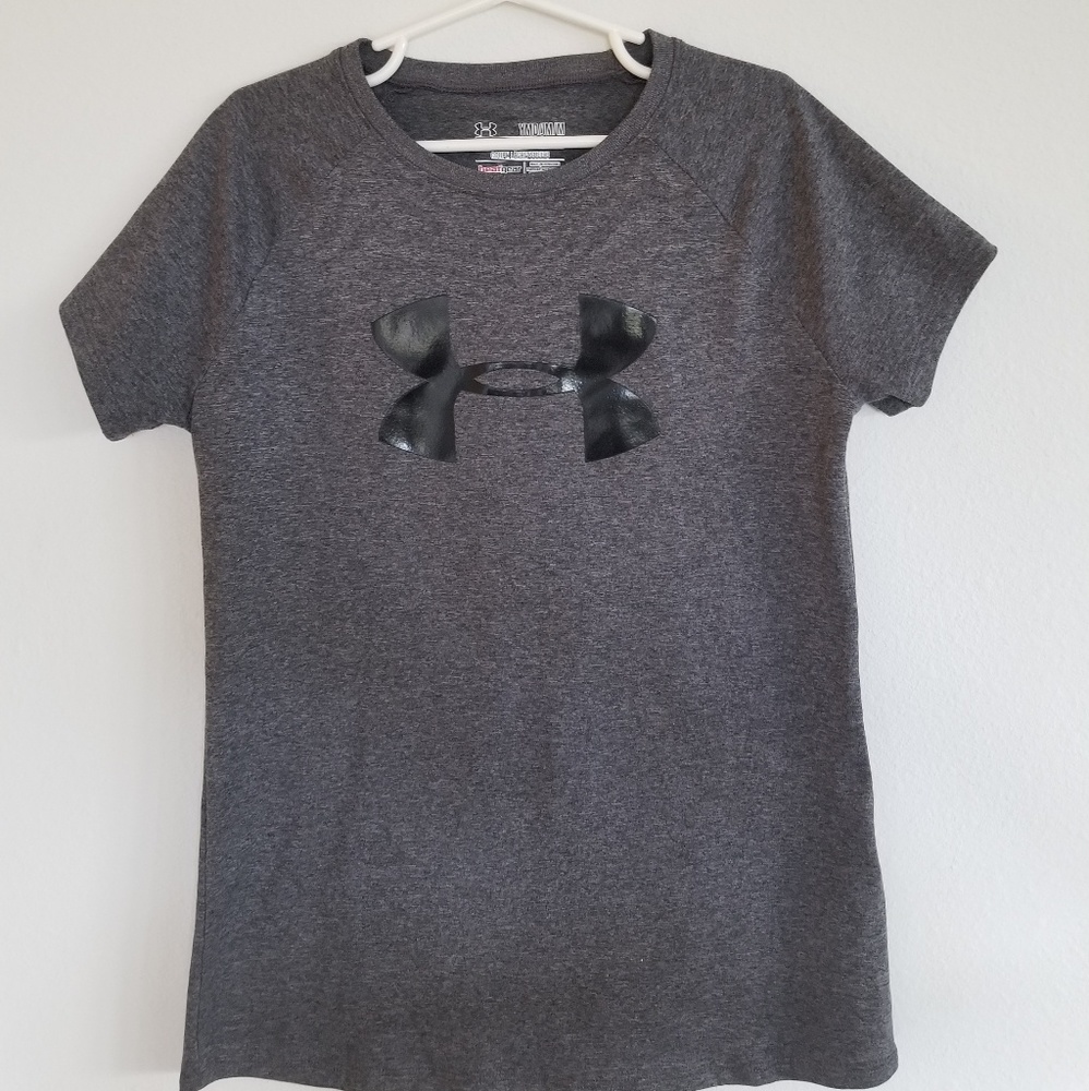 Girls Under Armour Gray and Black shirt YM